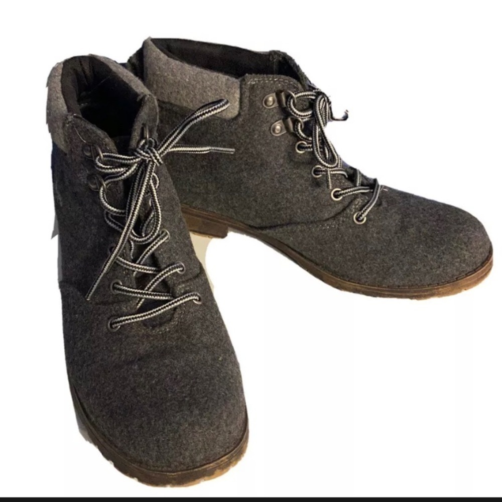 Rocket Dog Gray Flannel Tie Women ankle Boots rubber sole size 8.5